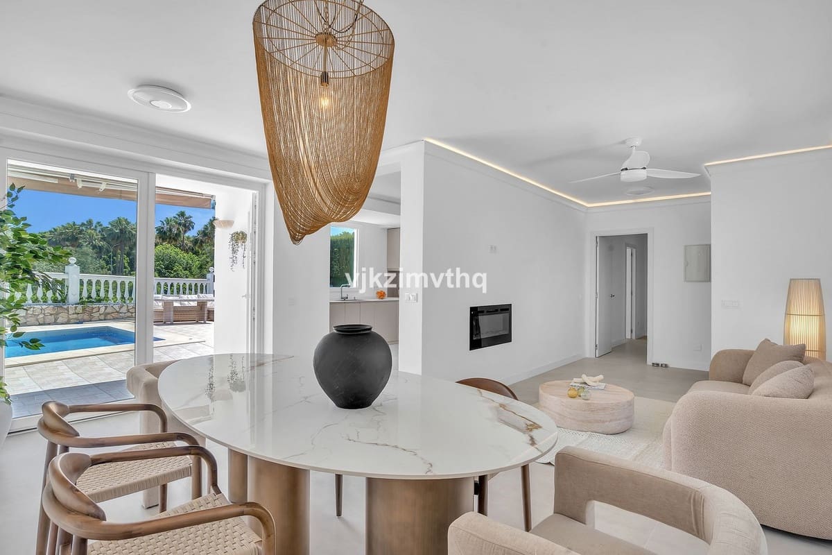 3 bedroom Villa for sale in El Faro with garage - € 1,199,000 (Ref: 9145079)