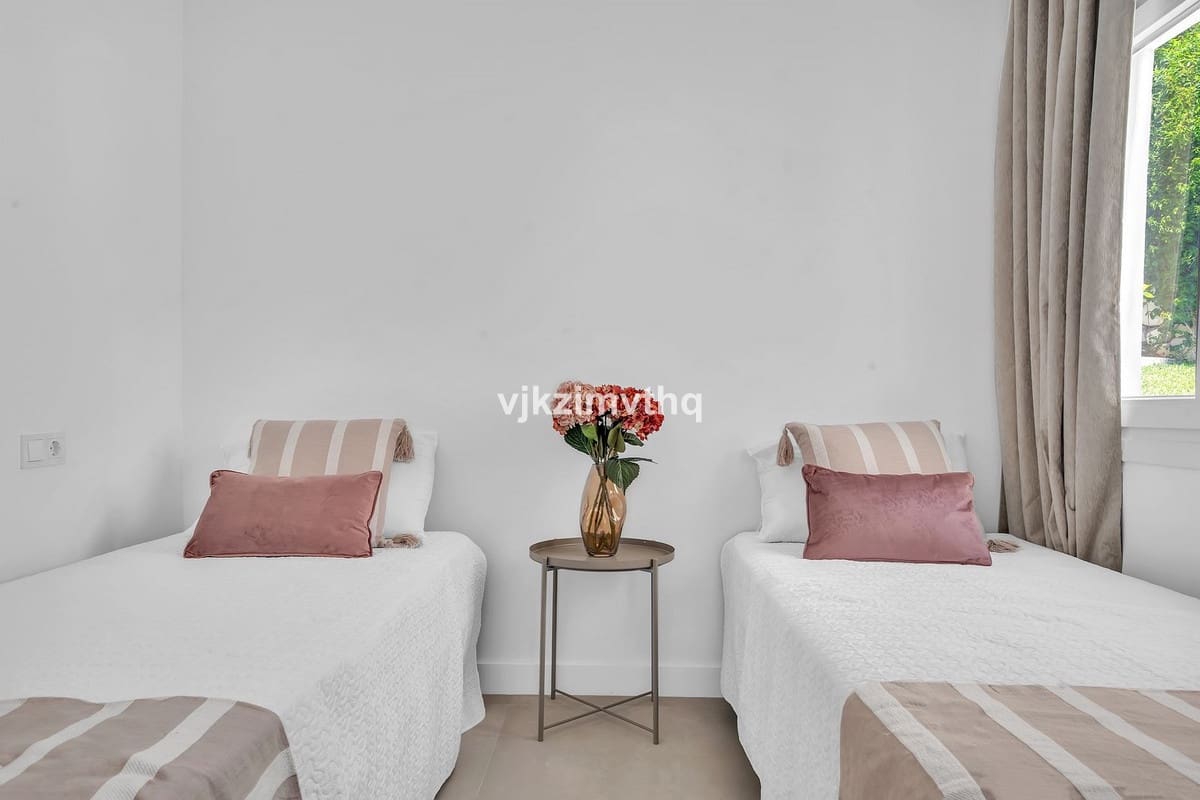 3 bedroom Villa for sale in El Faro with garage - € 1,199,000 (Ref: 9145079)