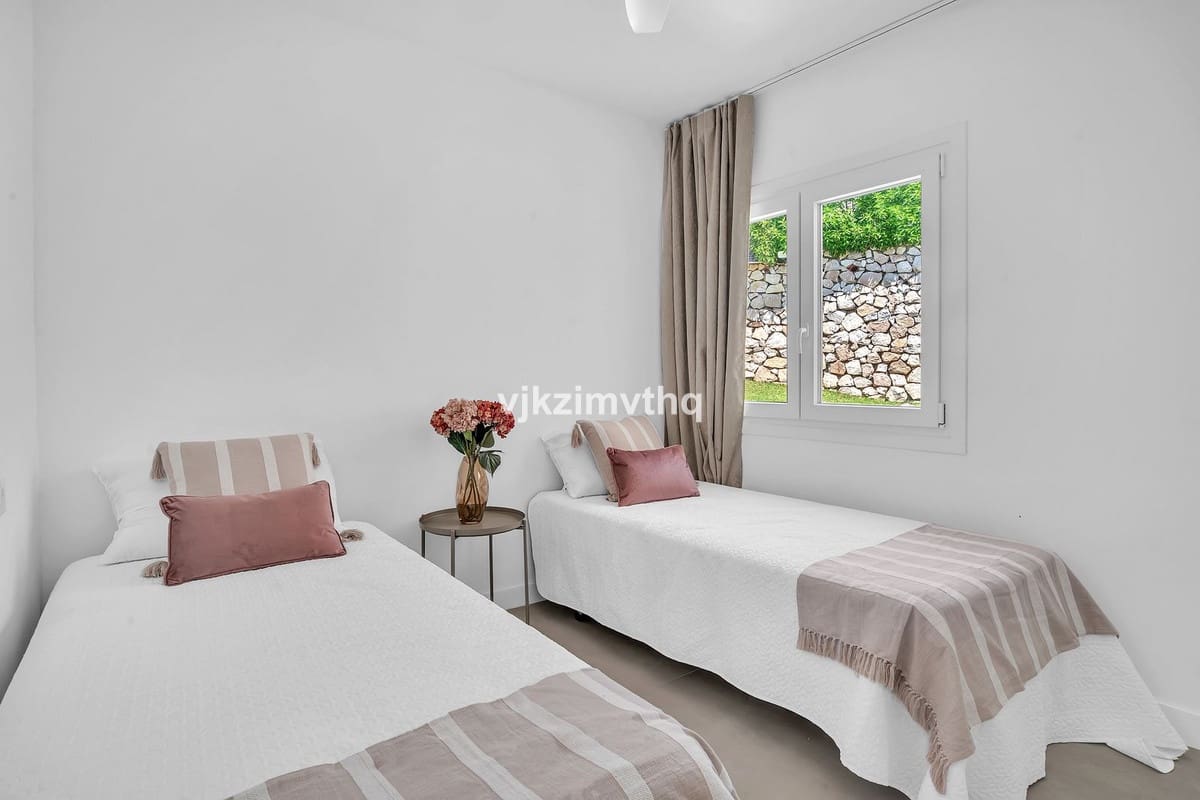 3 bedroom Villa for sale in El Faro with garage - € 1,199,000 (Ref: 9145079)