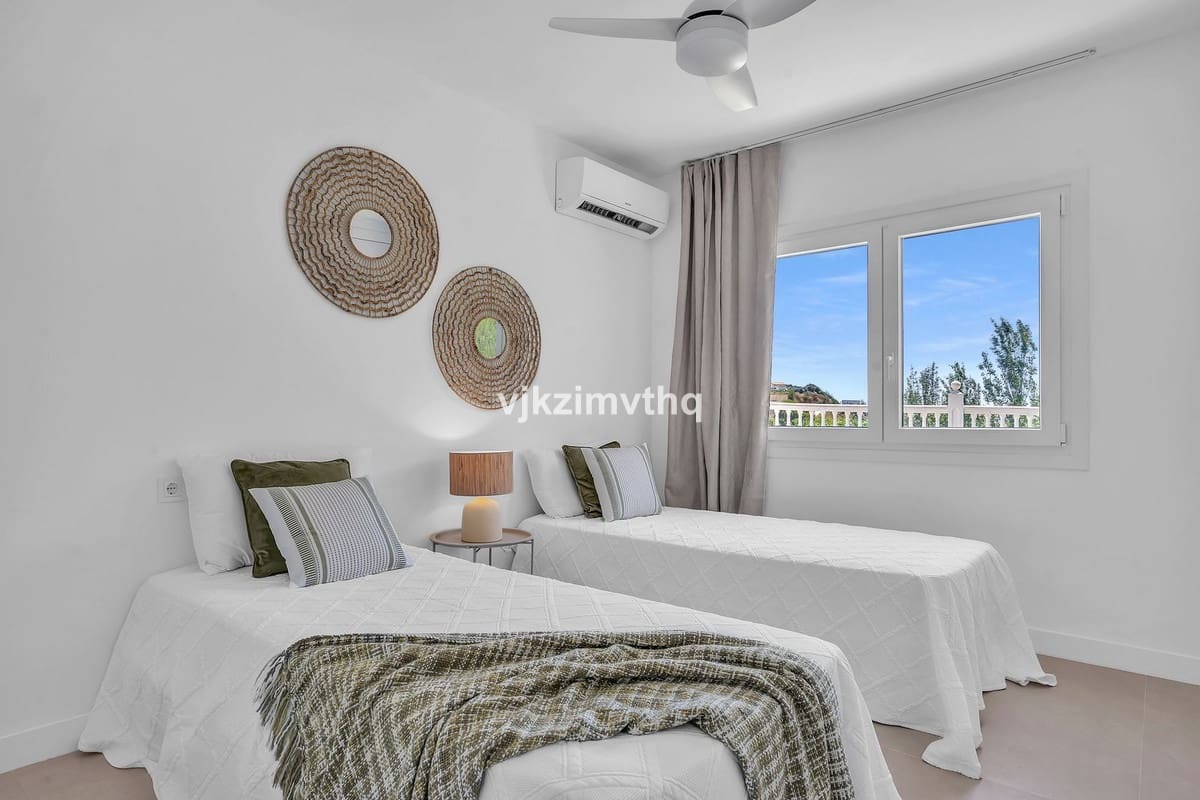 3 bedroom Villa for sale in El Faro with garage - € 1,199,000 (Ref: 9145079)