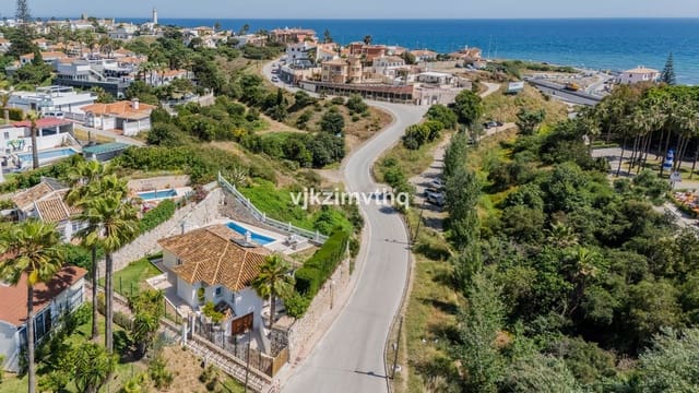 3 bedroom Villa for sale in El Faro, Mijas with garage - € 1,199,000 (Ref: 9145079)