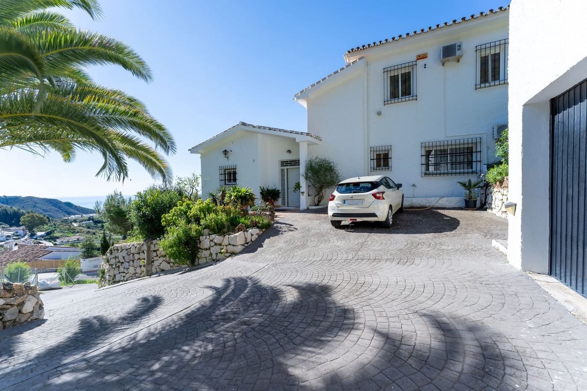 4 makuuhuone Huvila myytävänä paikassa Mijas - 849 000 € (Ref: 9145084)
