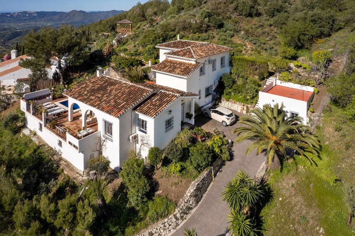 4 makuuhuone Huvila myytävänä paikassa Mijas - 849 000 € (Ref: 9145084)