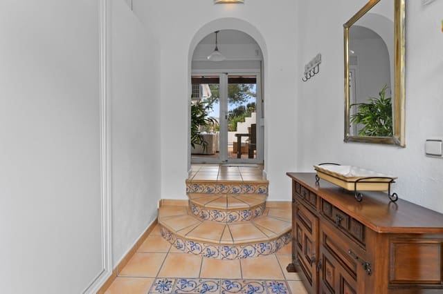 4 makuuhuone Huvila myytävänä paikassa Mijas - 849 000 € (Ref: 9145084)