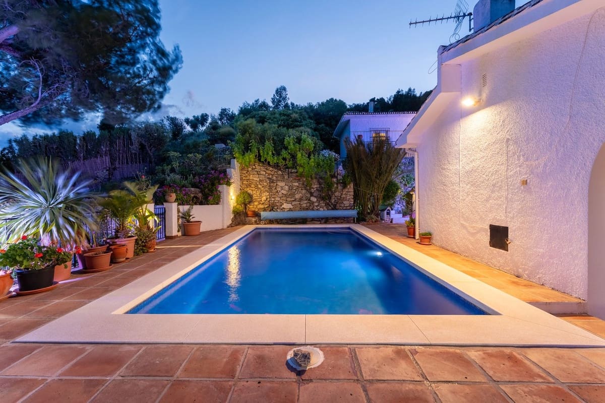 4 makuuhuone Huvila myytävänä paikassa Mijas - 849 000 € (Ref: 9145084)