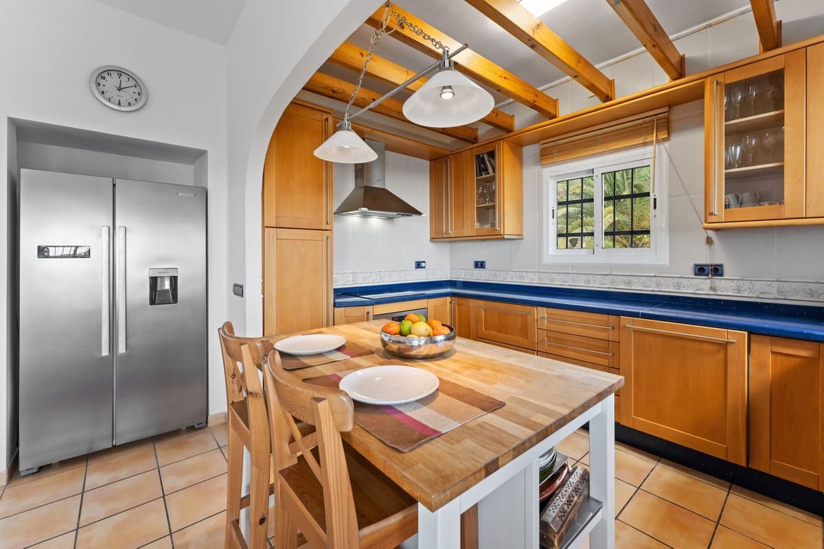 4 makuuhuone Huvila myytävänä paikassa Mijas - 849 000 € (Ref: 9145084)