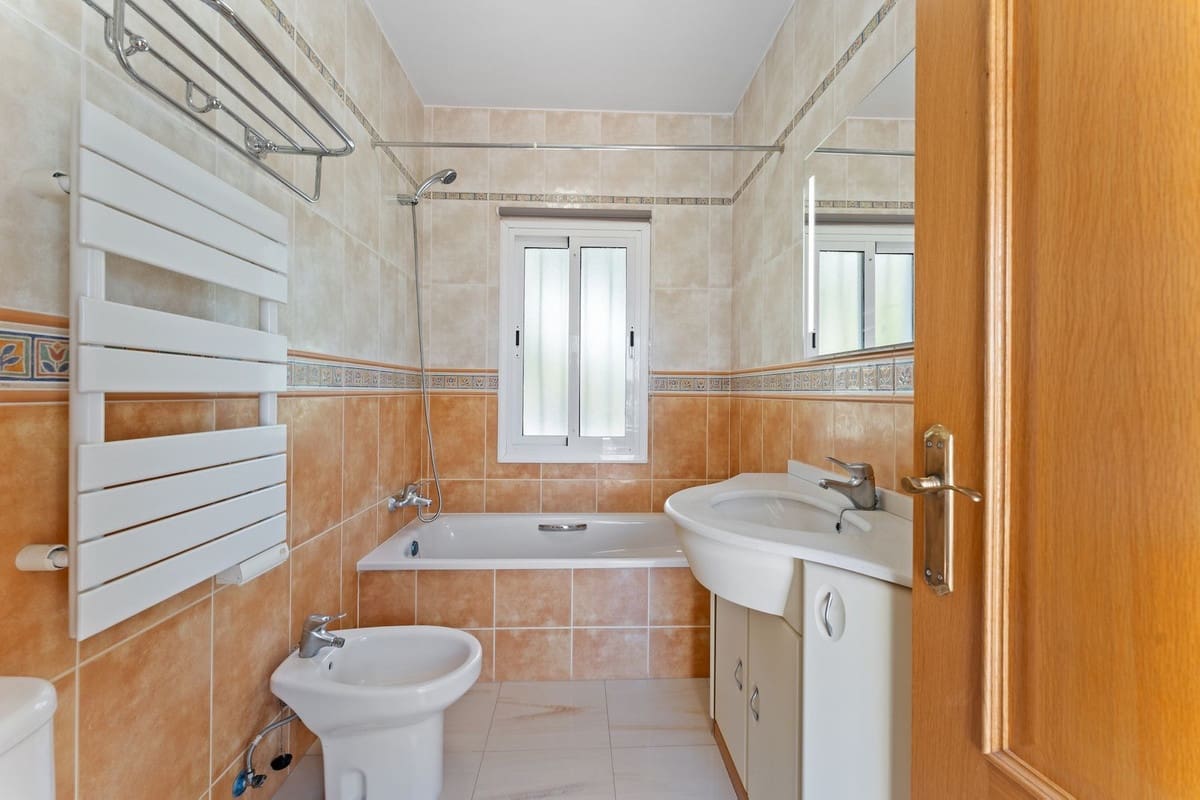4 makuuhuone Huvila myytävänä paikassa Mijas - 849 000 € (Ref: 9145084)