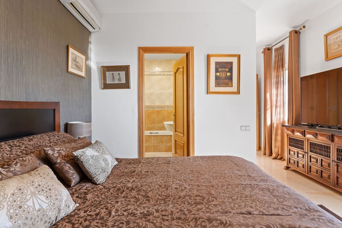 4 makuuhuone Huvila myytävänä paikassa Mijas - 849 000 € (Ref: 9145084)