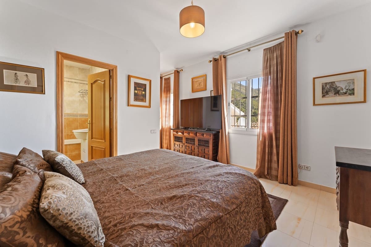 4 makuuhuone Huvila myytävänä paikassa Mijas - 849 000 € (Ref: 9145084)