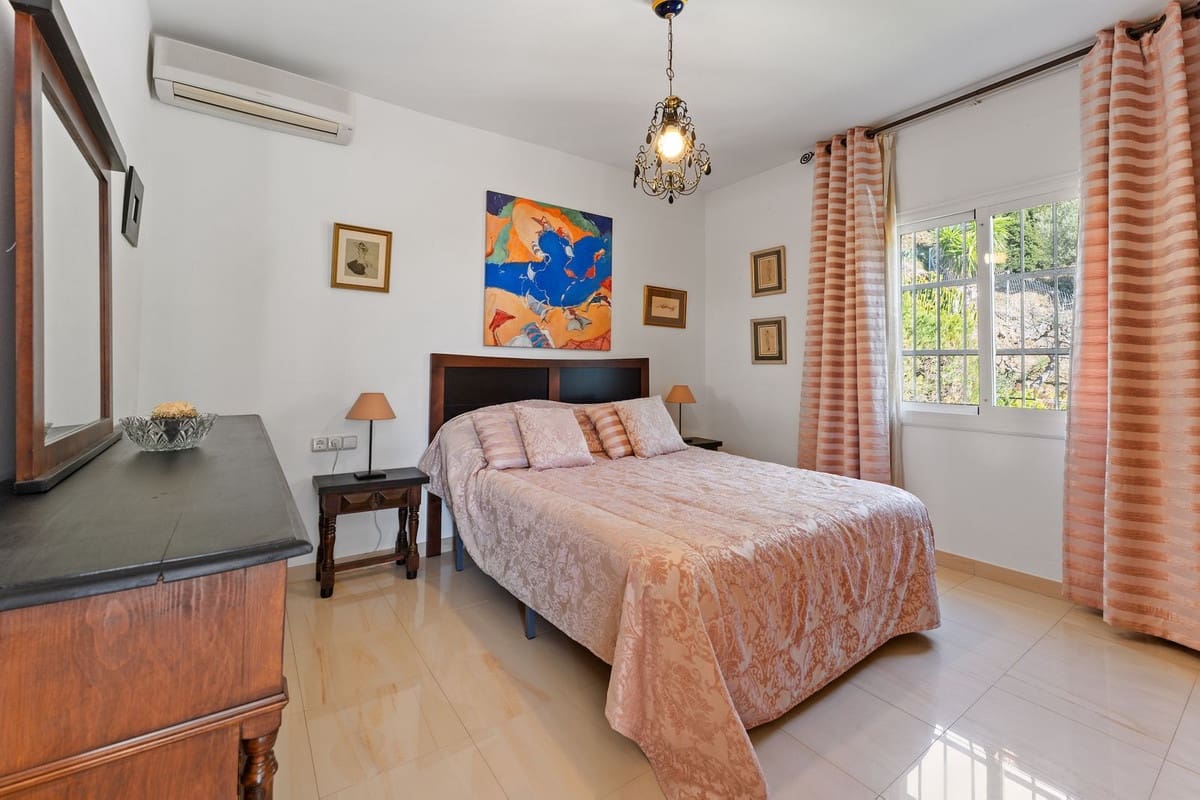 4 makuuhuone Huvila myytävänä paikassa Mijas - 849 000 € (Ref: 9145084)