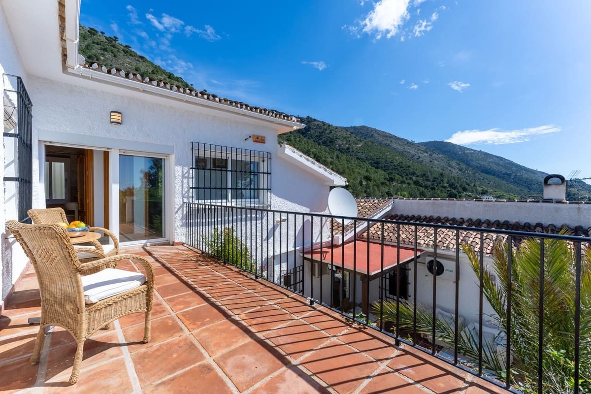 4 makuuhuone Huvila myytävänä paikassa Mijas - 849 000 € (Ref: 9145084)