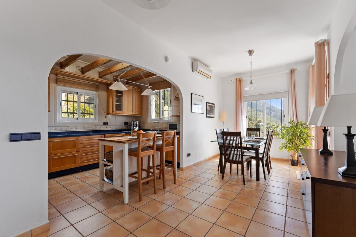 4 makuuhuone Huvila myytävänä paikassa Mijas - 849 000 € (Ref: 9145084)