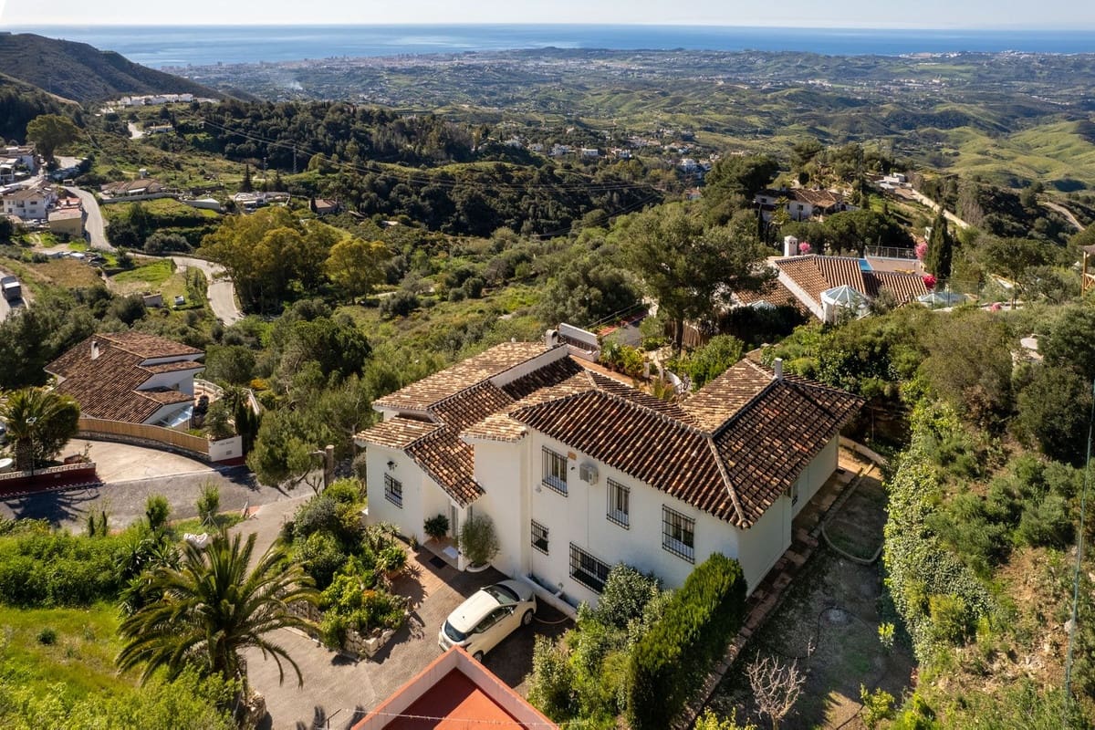 4 makuuhuone Huvila myytävänä paikassa Mijas - 849 000 € (Ref: 9145084)