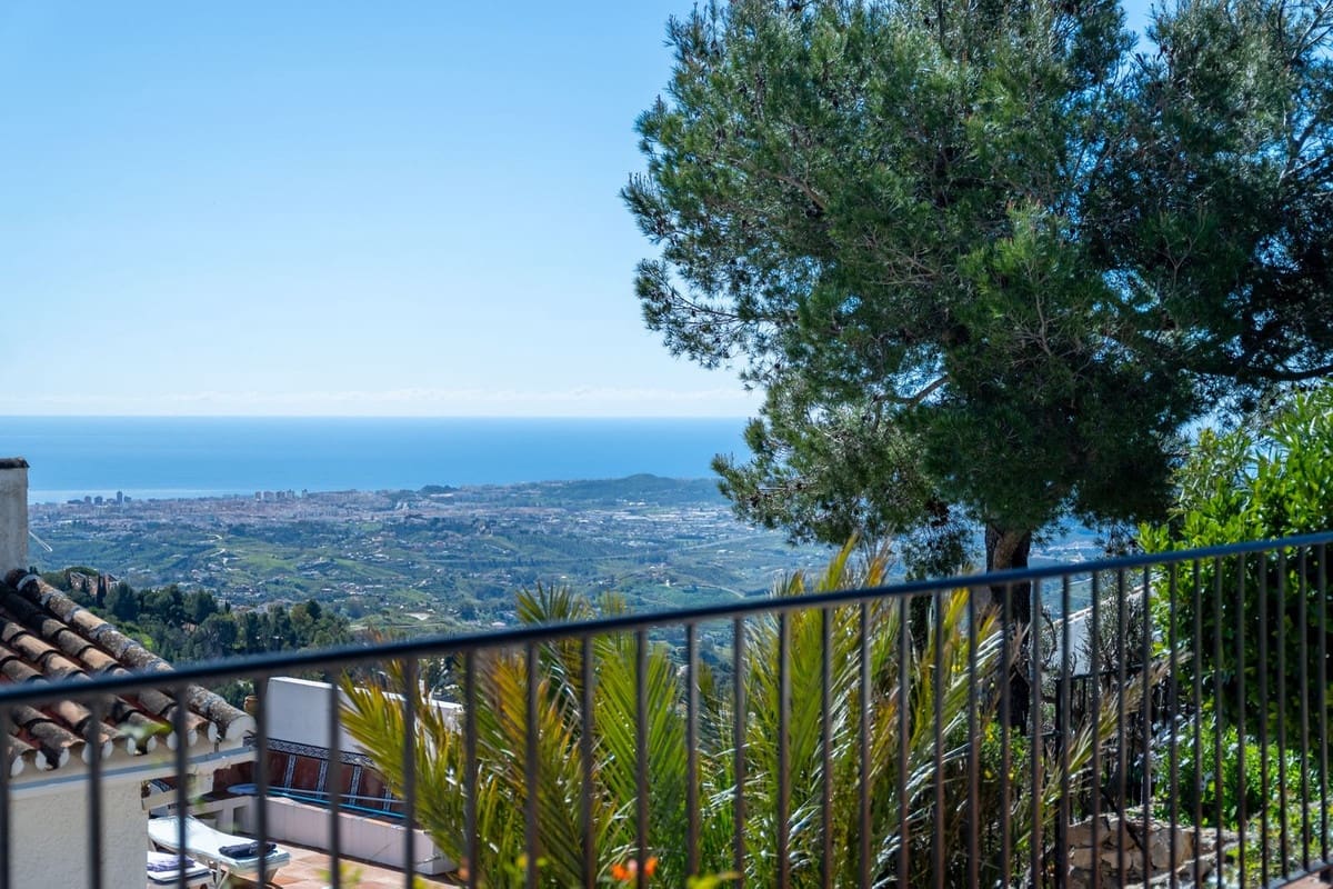 4 makuuhuone Huvila myytävänä paikassa Mijas - 849 000 € (Ref: 9145084)