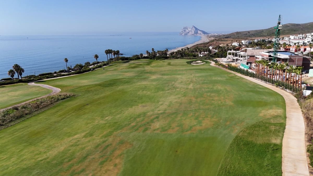 6 slaapkamer Villa te koop in La Alcaidesa met garage - € 9.900.000 (Ref: 9145086)