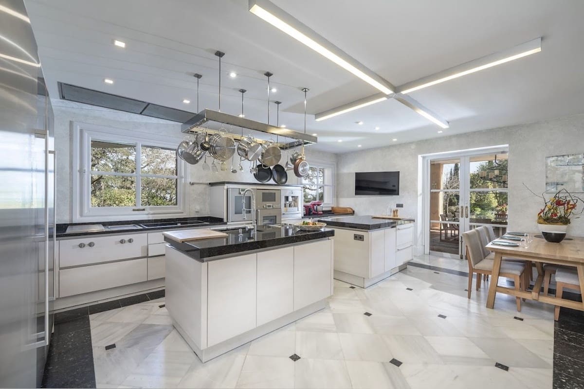 6 chambre Villa/Maison à vendre à Sotogrande avec garage - 4 700 000 € (Ref: 9145087)