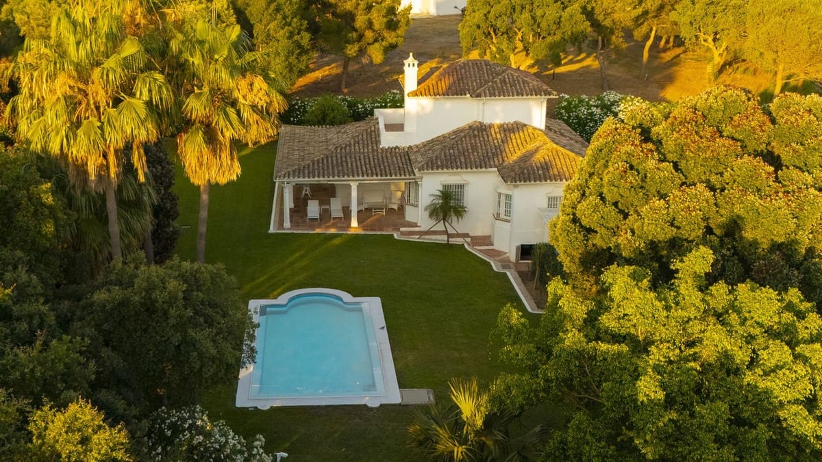 3 soveværelse Villa til salg i San Roque med garage - € 1.200.000 (Ref: 9145089)