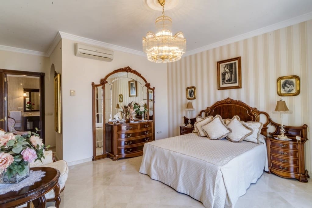 6 soverom Villa til salgs i Alhaurin el Grande med garasje - € 1 200 000 (Ref: 9145093)