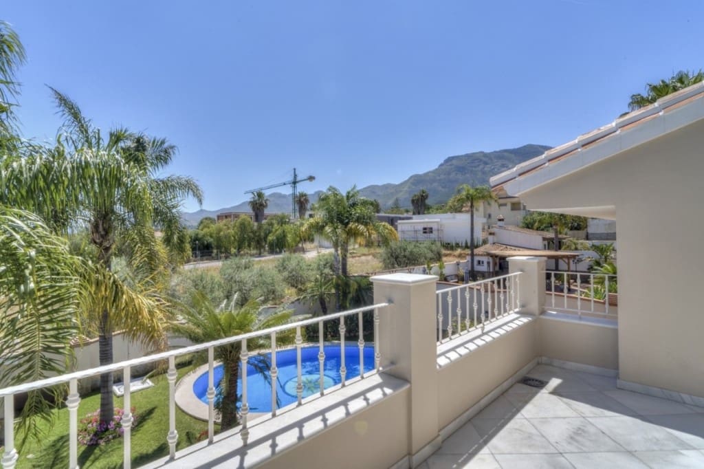 6 soverom Villa til salgs i Alhaurin el Grande med garasje - € 1 200 000 (Ref: 9145093)