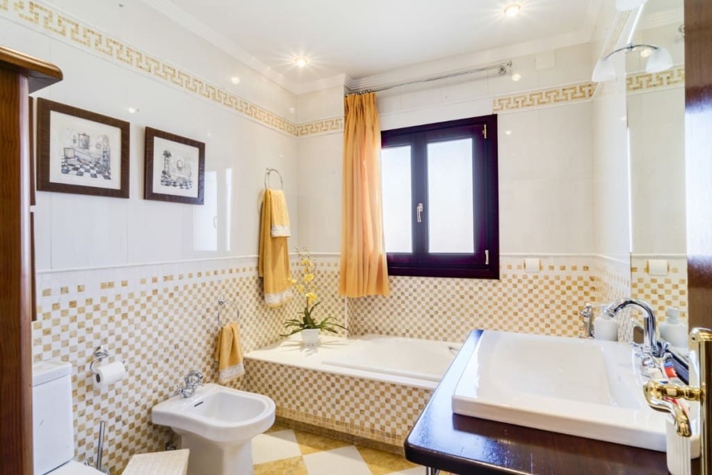 6 soverom Villa til salgs i Alhaurin el Grande med garasje - € 1 200 000 (Ref: 9145093)