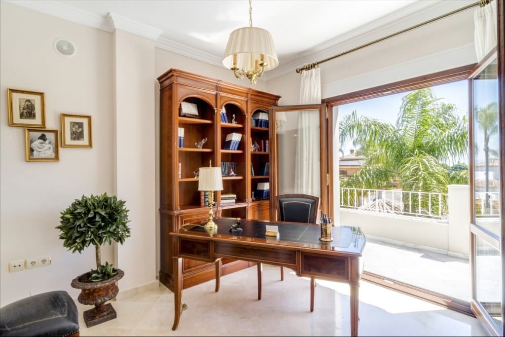 6 soverom Villa til salgs i Alhaurin el Grande med garasje - € 1 200 000 (Ref: 9145093)