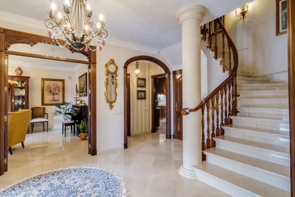 6 soverom Villa til salgs i Alhaurin el Grande med garasje - € 1 200 000 (Ref: 9145093)