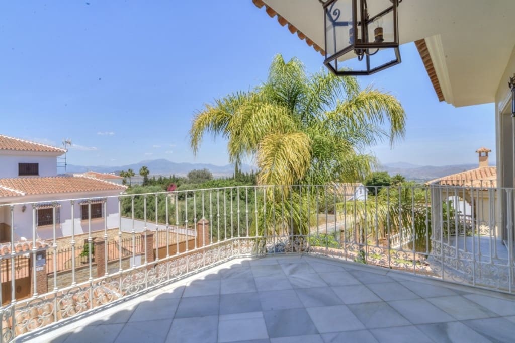 6 soverom Villa til salgs i Alhaurin el Grande med garasje - € 1 200 000 (Ref: 9145093)