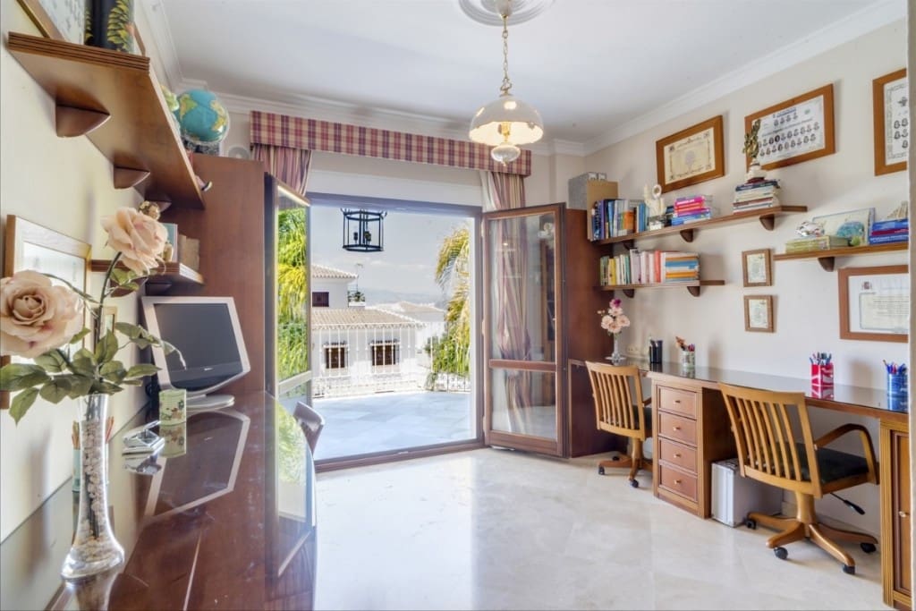 6 soverom Villa til salgs i Alhaurin el Grande med garasje - € 1 200 000 (Ref: 9145093)
