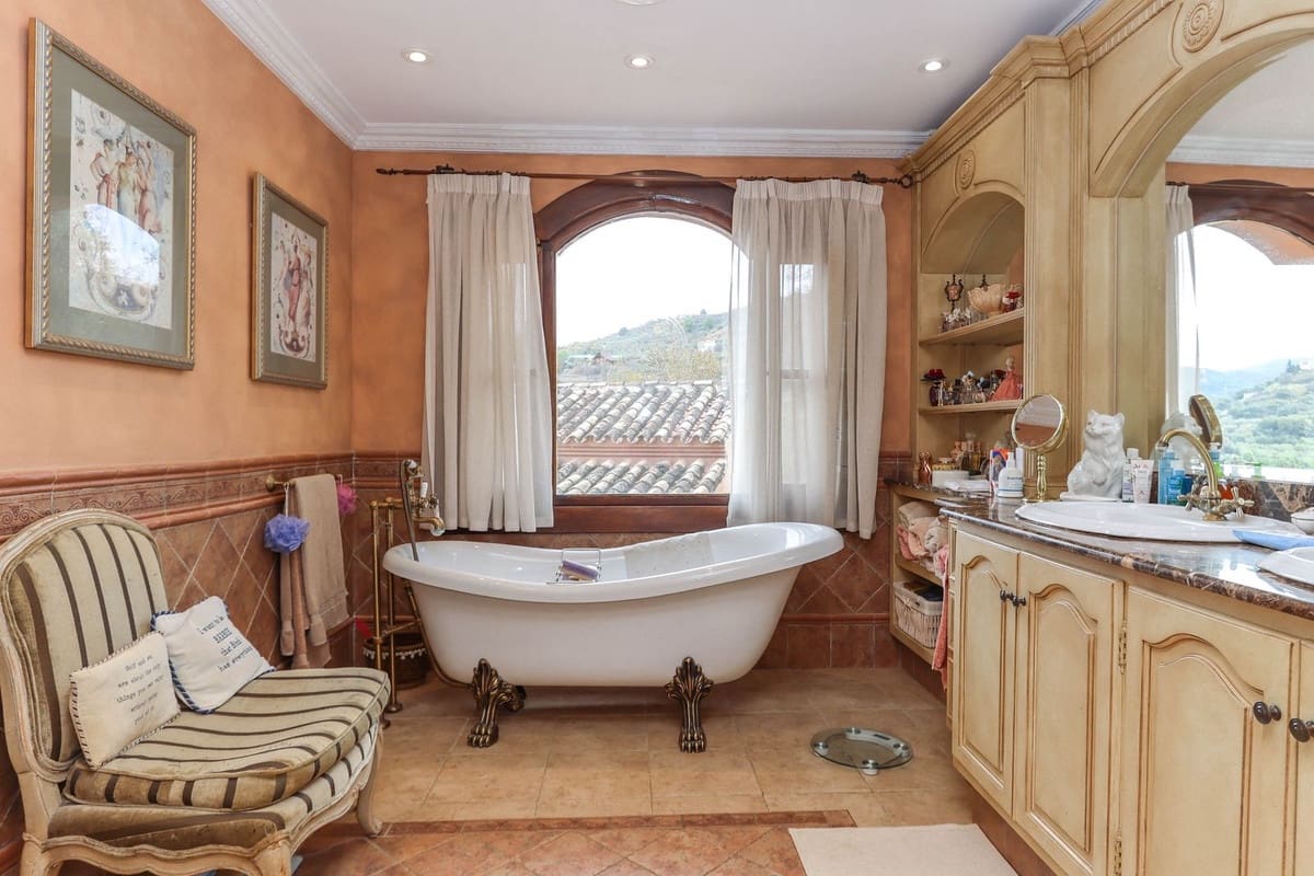 5 soveværelse Villa til salg i Monda - € 899.000 (Ref: 9145095)