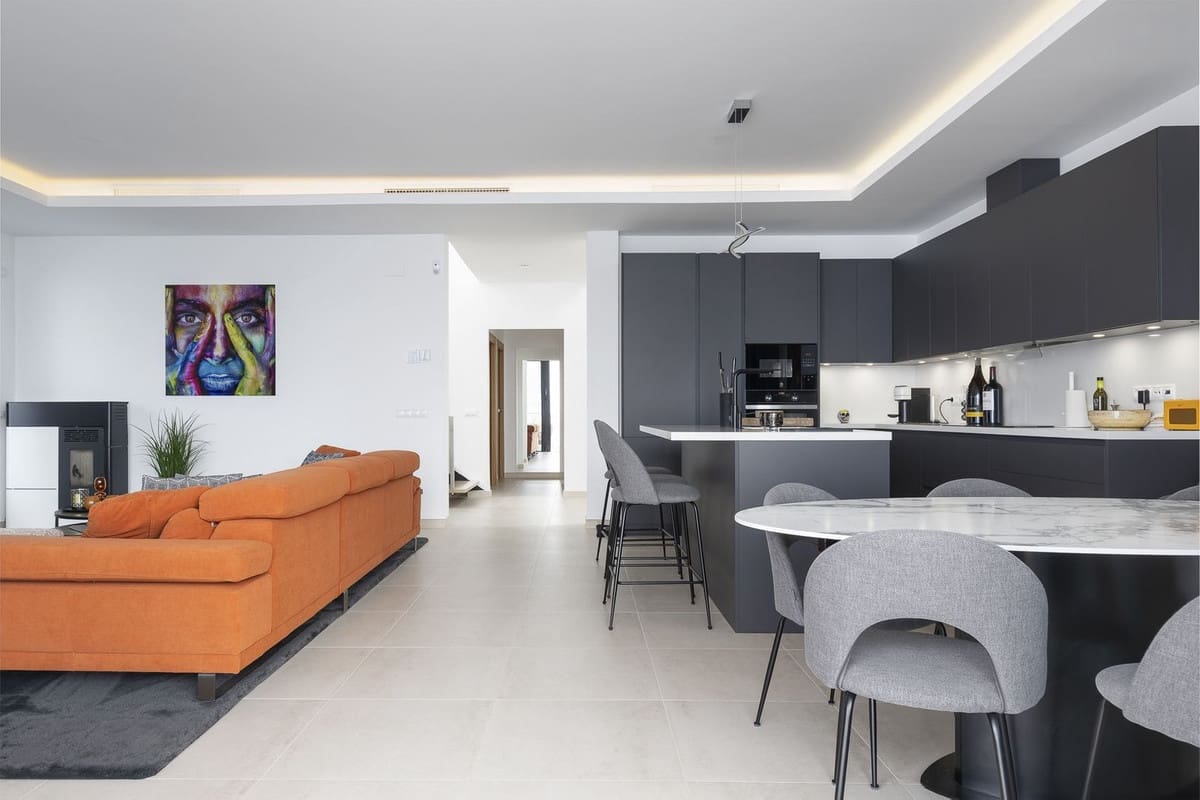 4 soveværelse Villa til salg i Coin - € 759.000 (Ref: 9145097)