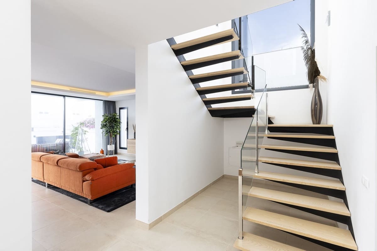 4 bedroom Villa for sale in Coin - € 759,000 (Ref: 9145097)