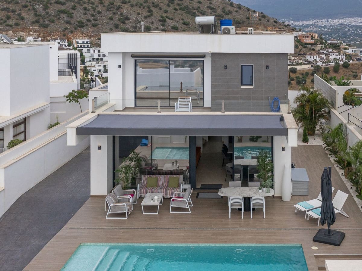 4 bedroom Villa for sale in Coin - € 759,000 (Ref: 9145097)