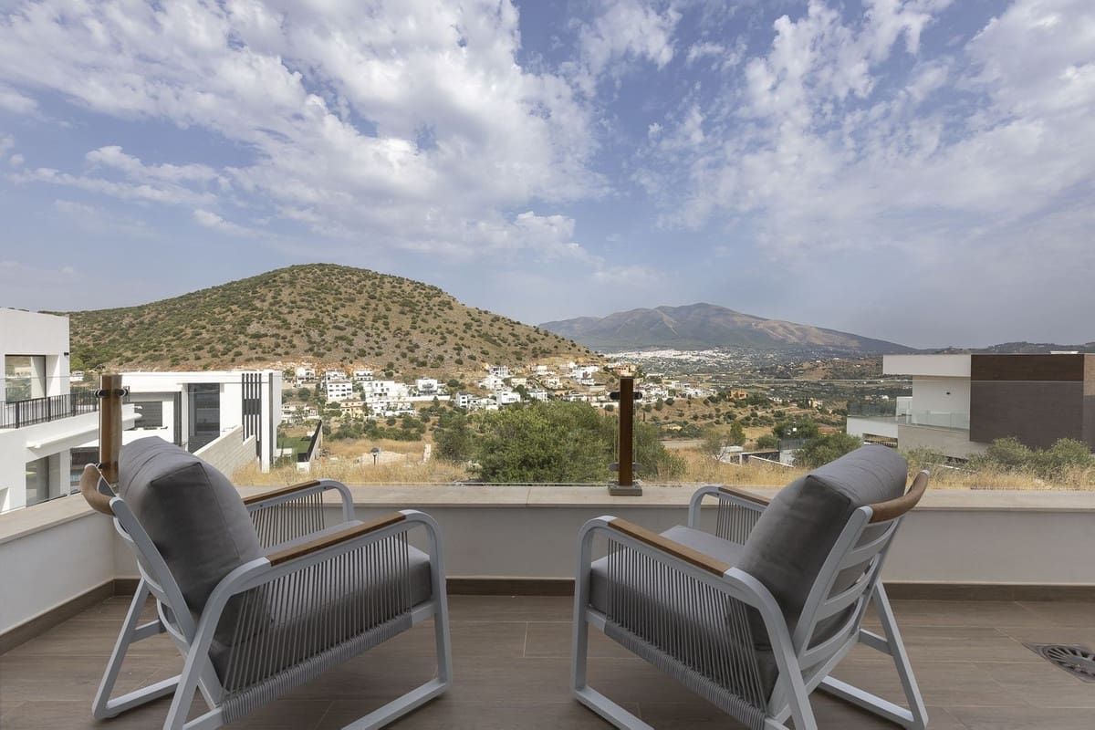 4 bedroom Villa for sale in Coin - € 759,000 (Ref: 9145097)