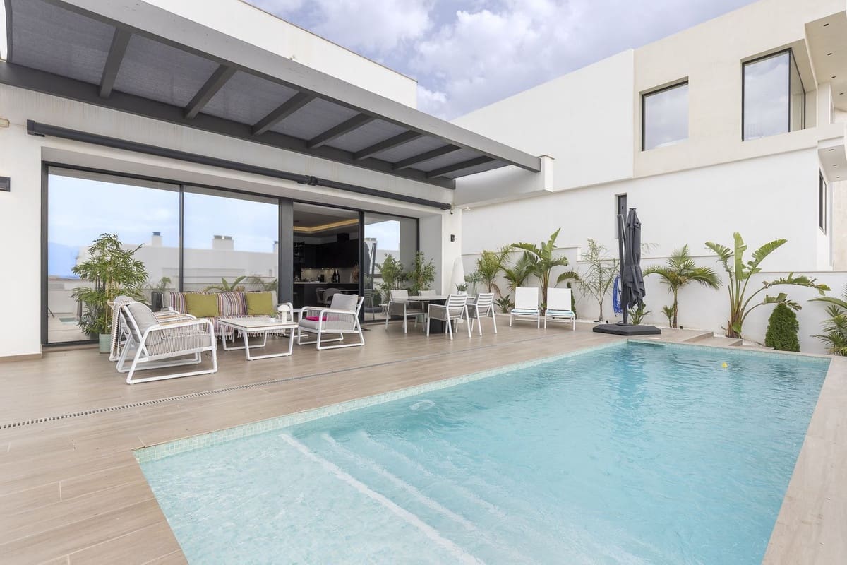 4 bedroom Villa for sale in Coin - € 759,000 (Ref: 9145097)