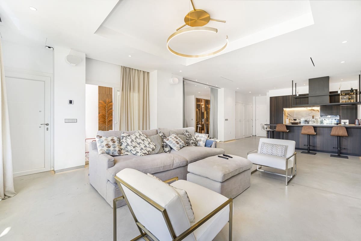 9 makuuhuone Huoneisto myytävänä paikassa Mijas Costa - 1 995 000 € (Ref: 9150656)