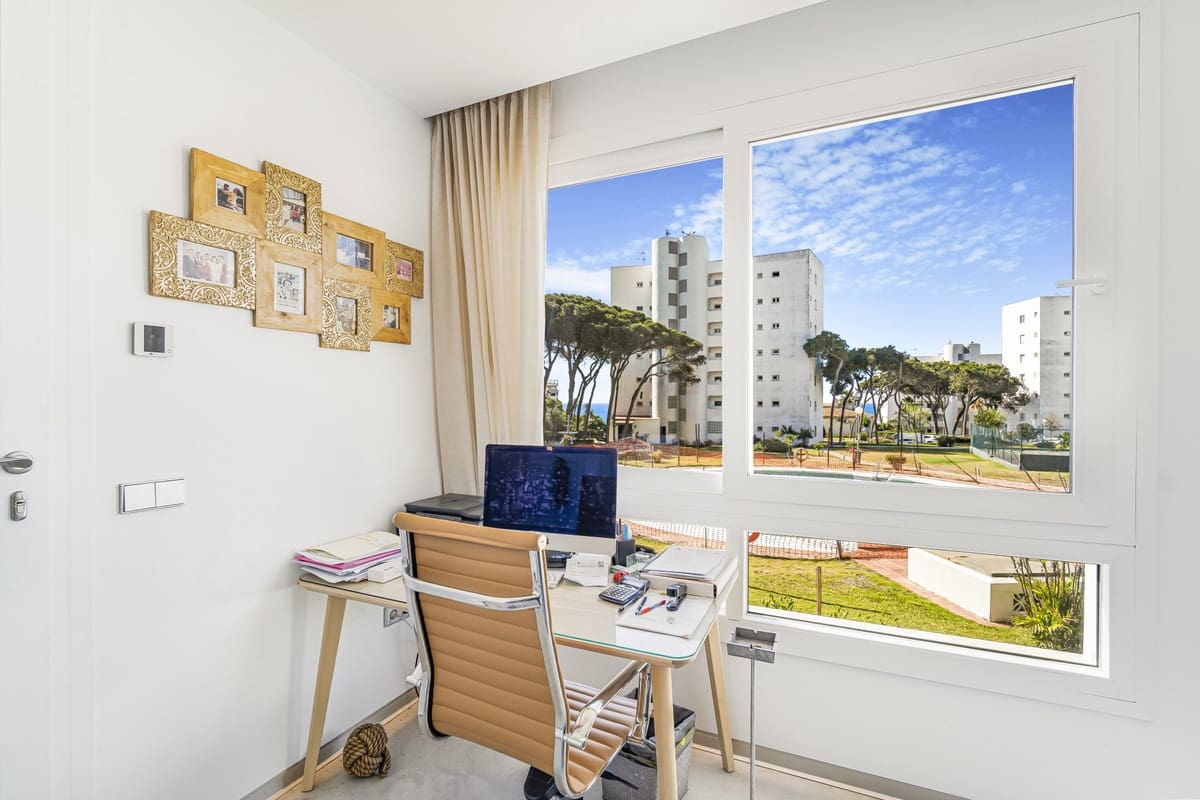 9 makuuhuone Huoneisto myytävänä paikassa Mijas Costa - 1 995 000 € (Ref: 9150656)