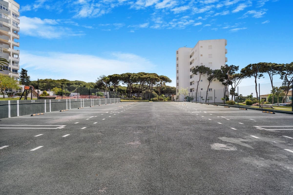 9 makuuhuone Huoneisto myytävänä paikassa Mijas Costa - 1 995 000 € (Ref: 9150656)
