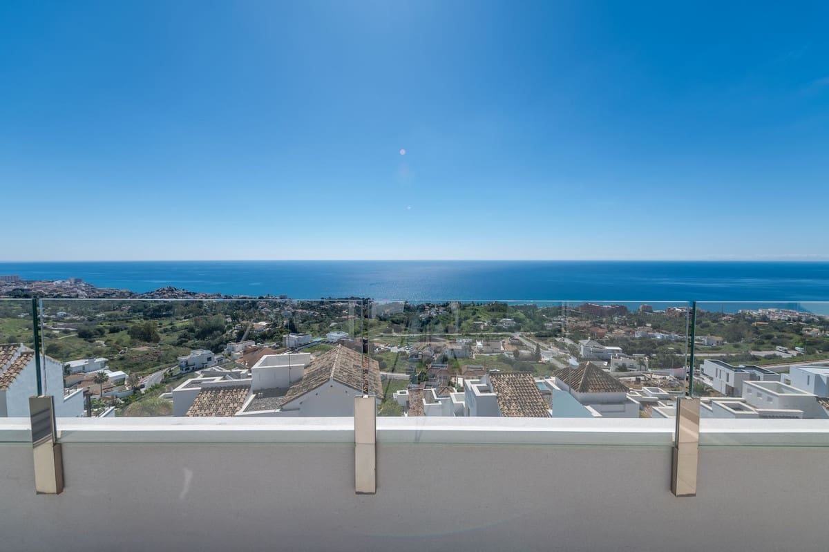 Apartamento de 3 habitaciones en Benalmádena en venta - 1.349.000 € (Ref: 9150664)