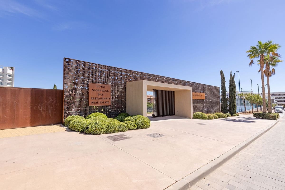 Apartamento de 3 habitaciones en Fuengirola en venta - 1.275.000 € (Ref: 9150666)