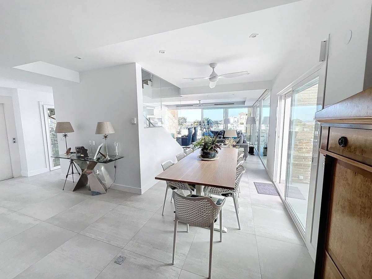 3 soveværelse Byhus til salg i Benalmadena med garage - € 1.200.000 (Ref: 9150668)