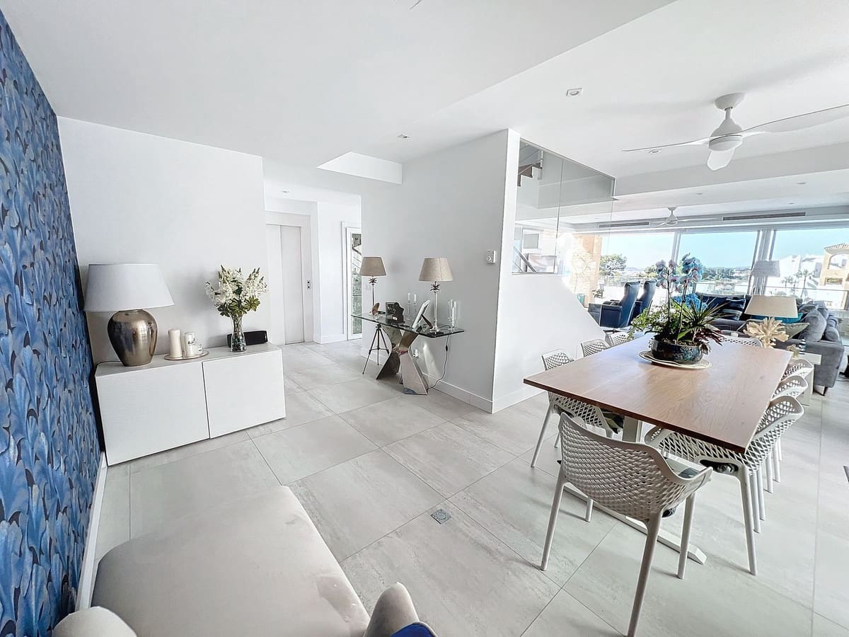 3 soveværelse Byhus til salg i Benalmadena med garage - € 1.200.000 (Ref: 9150668)