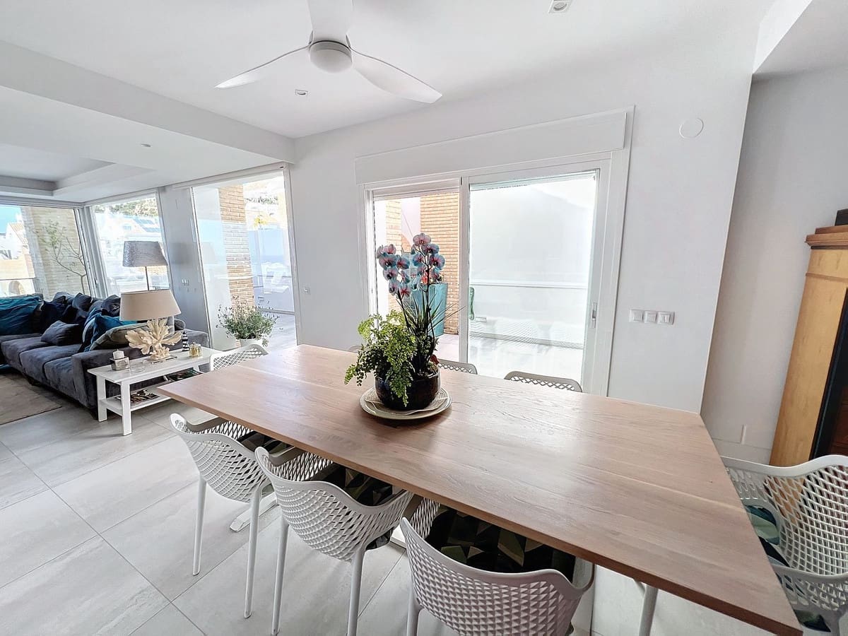 3 soveværelse Byhus til salg i Benalmadena med garage - € 1.200.000 (Ref: 9150668)