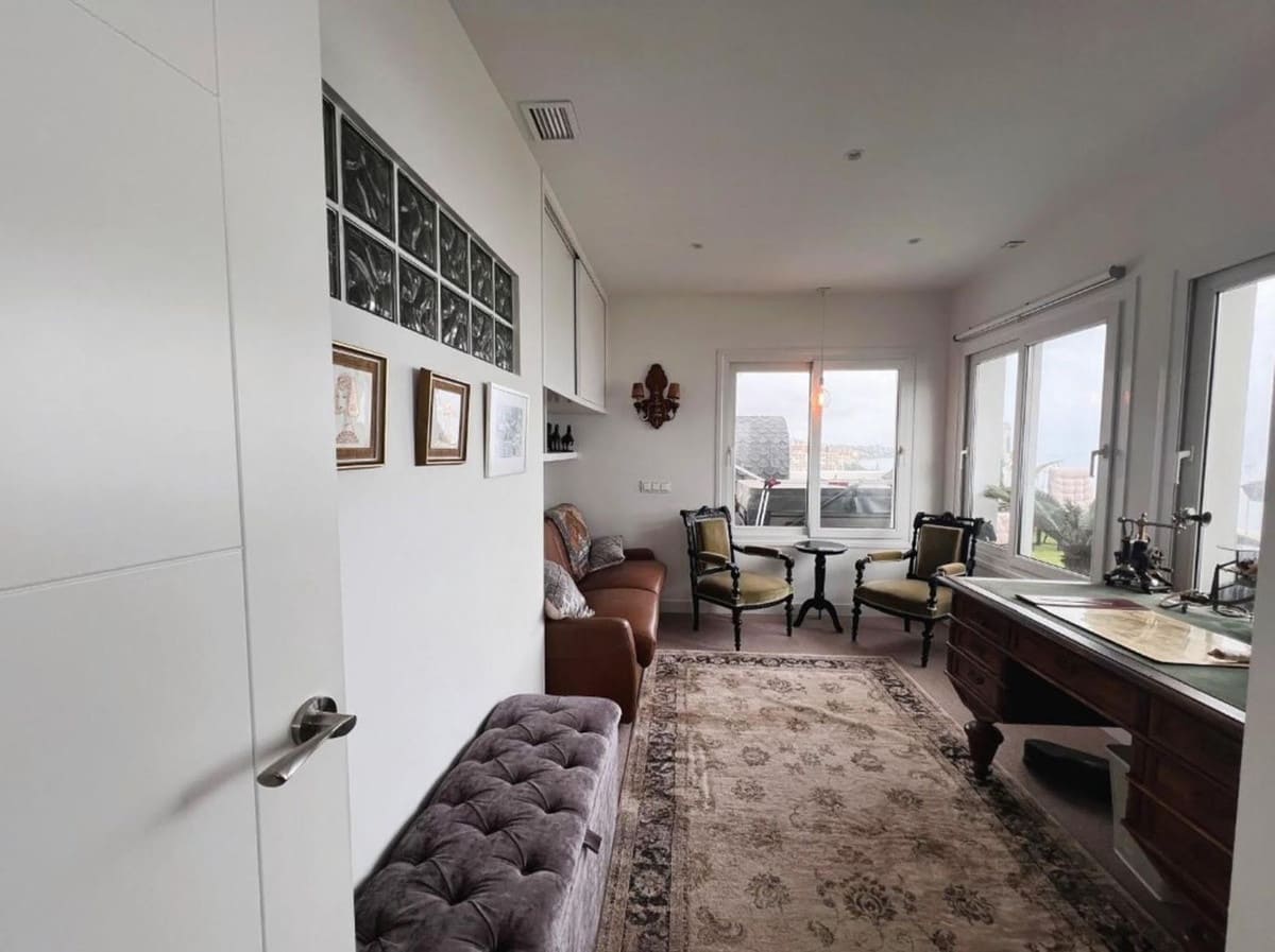 Apartamento de 2 habitaciones en Fuengirola en venta con garaje - 939.000 € (Ref: 9150675)