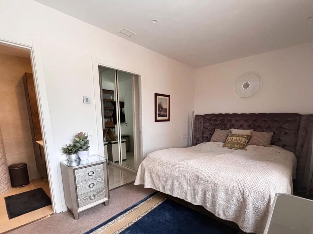 Apartamento de 2 habitaciones en Fuengirola en venta con garaje - 939.000 € (Ref: 9150675)