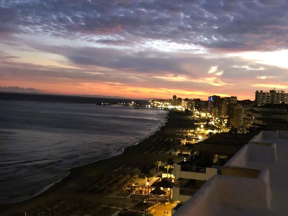 Apartamento de 2 habitaciones en Fuengirola en venta con garaje - 939.000 € (Ref: 9150675)