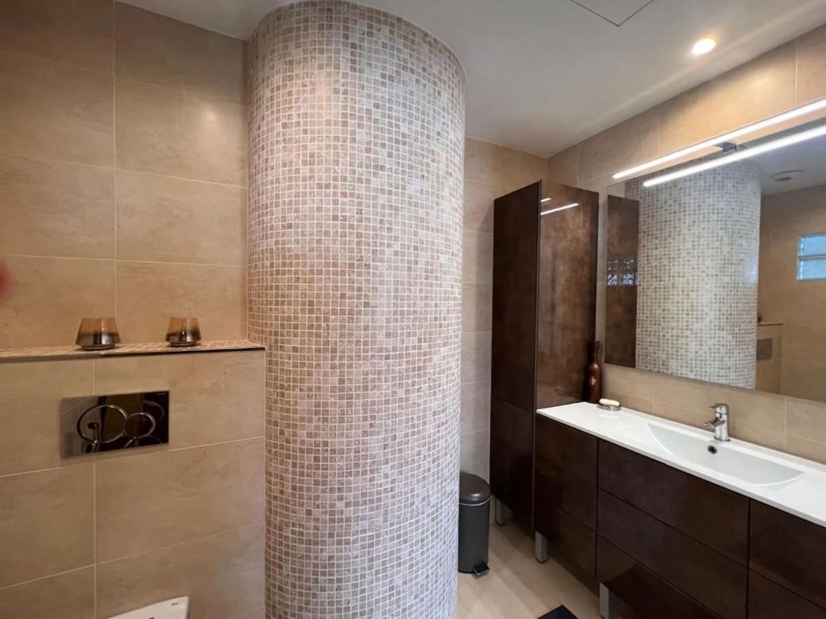 Apartamento de 2 habitaciones en Fuengirola en venta con garaje - 939.000 € (Ref: 9150675)