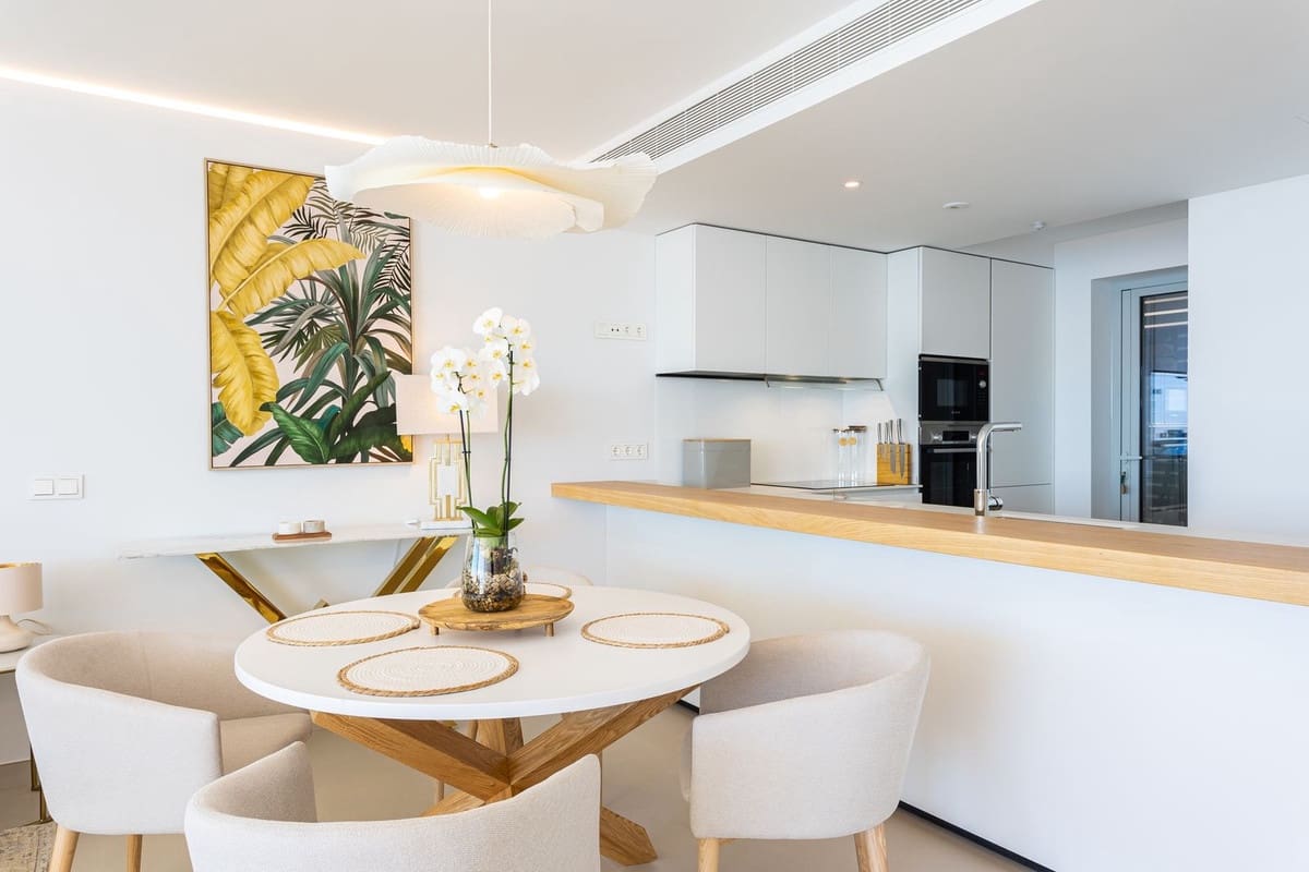 2 soverom Leilighet til salgs i Carvajal med garasje - € 1 070 000 (Ref: 9150676)