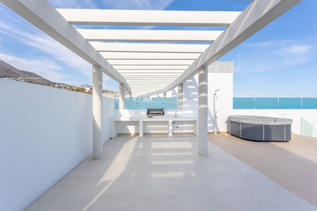 2 soverom Leilighet til salgs i Carvajal med garasje - € 1 070 000 (Ref: 9150676)