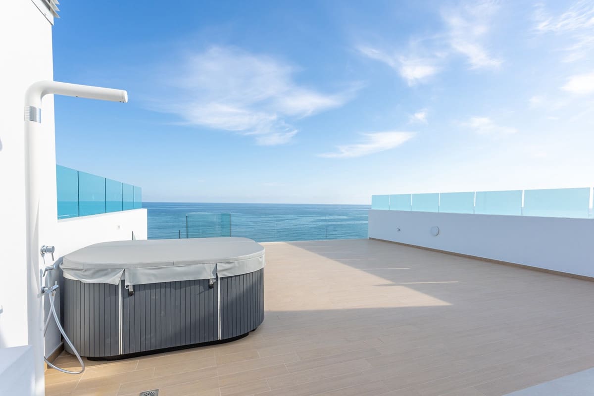 2 makuuhuone Huoneisto myytävänä paikassa Carvajal mukana 
autotalli - 1 070 000 € (Ref: 9150676)