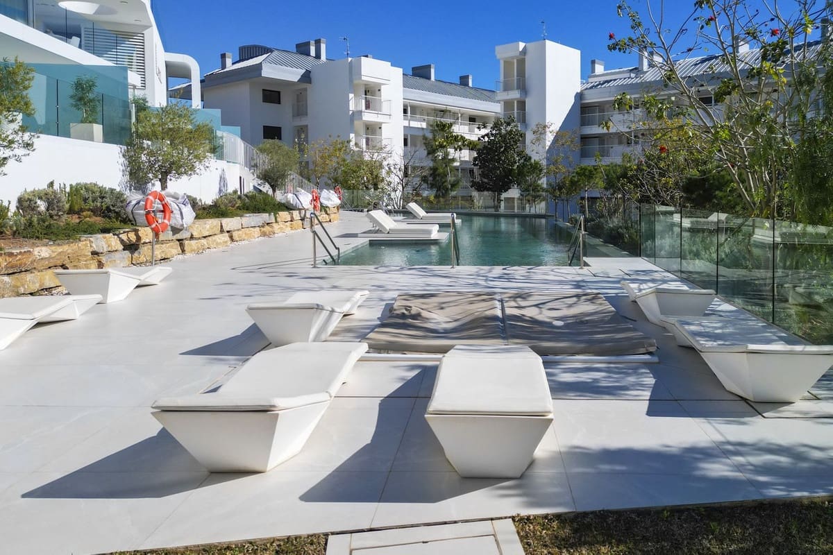 2 bedroom Apartment for sale in Fuengirola - € 885,000 (Ref: 9150679)